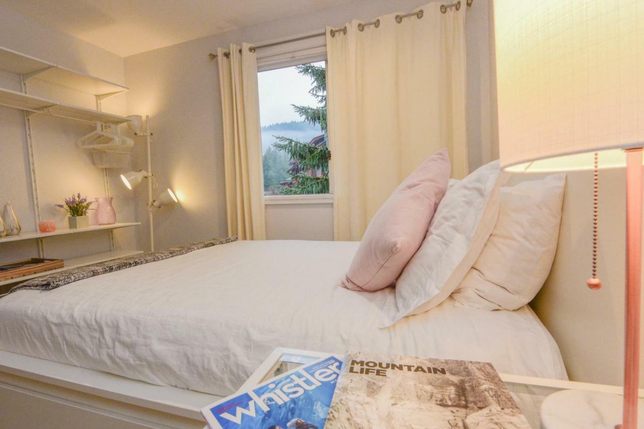 Newly Renovated Whistler Studio Экстерьер фото