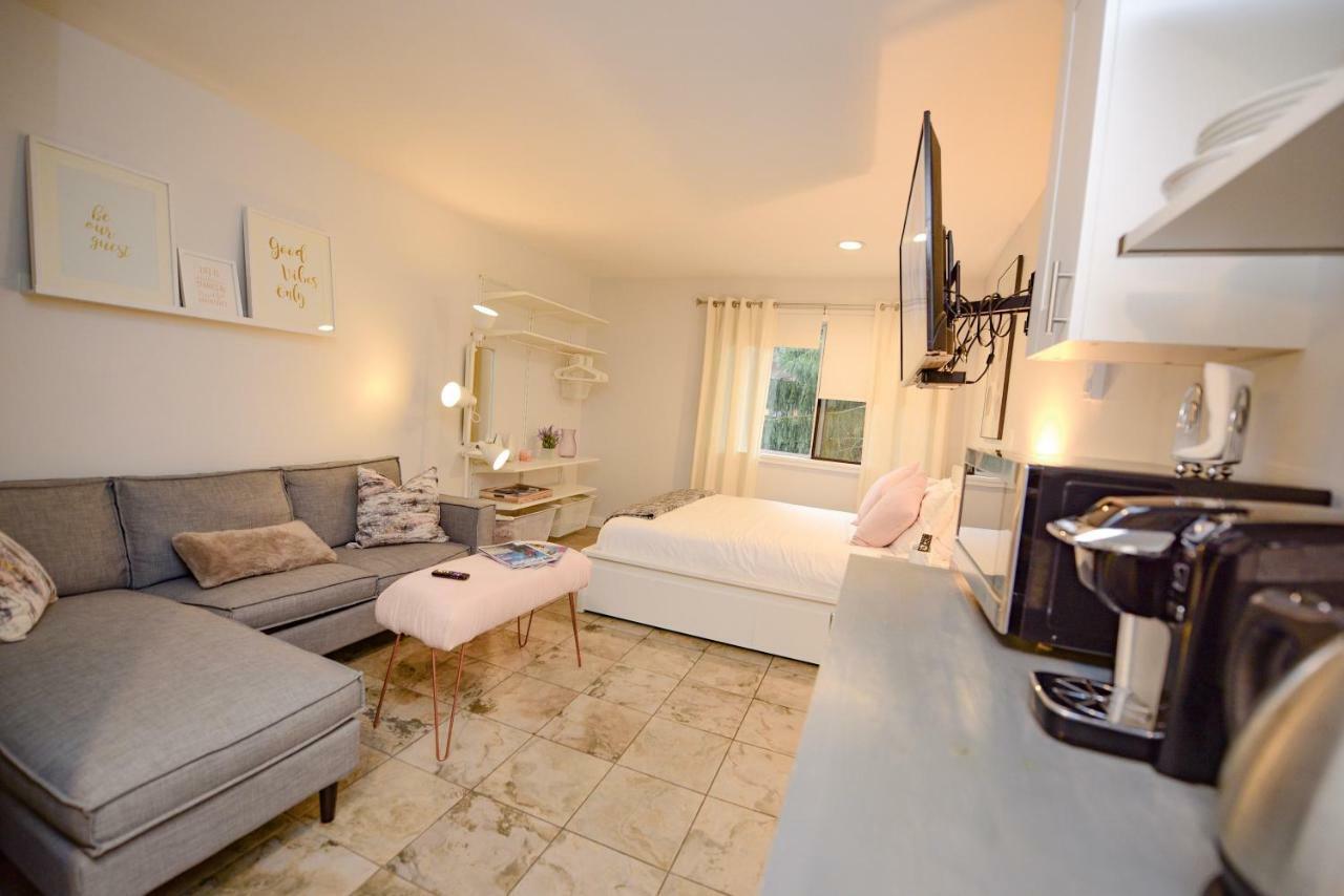 Newly Renovated Whistler Studio Экстерьер фото