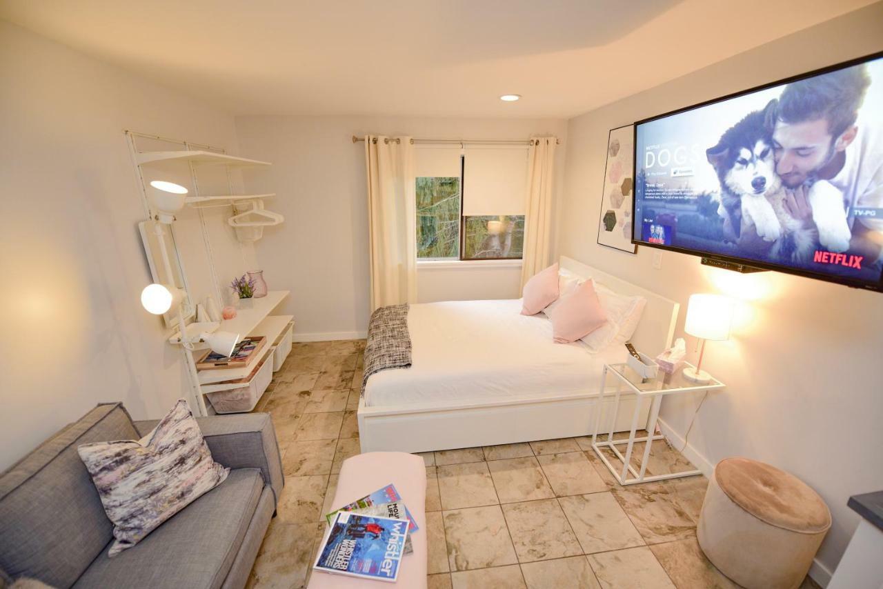Newly Renovated Whistler Studio Экстерьер фото