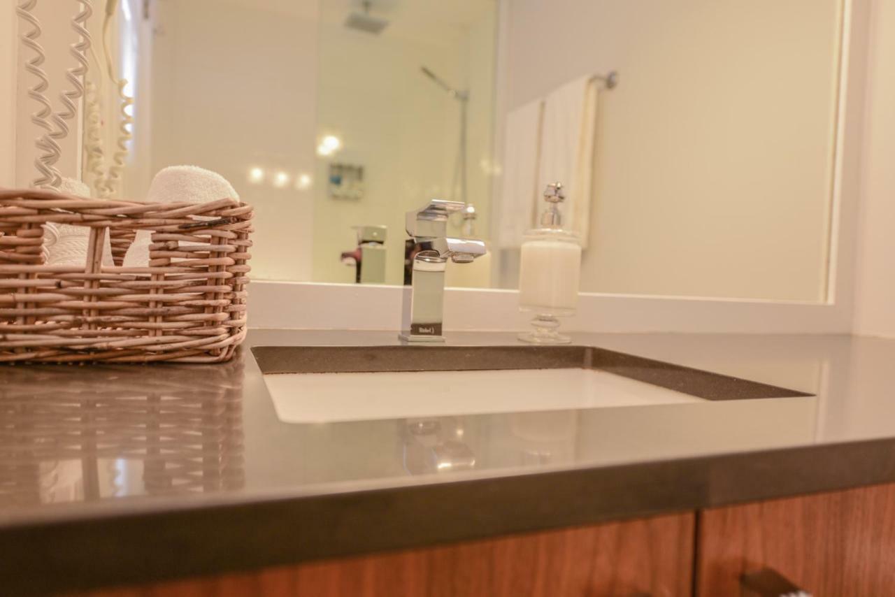 Newly Renovated Whistler Studio Экстерьер фото